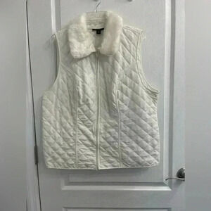 Ivory Faux Fur Vest (Detachable Fur Collar)